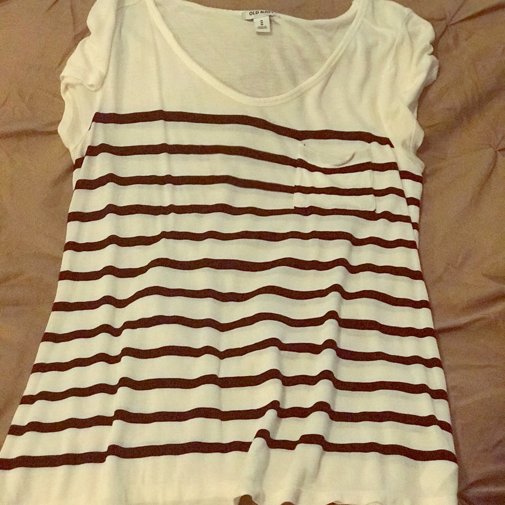 Old navy T-shirt